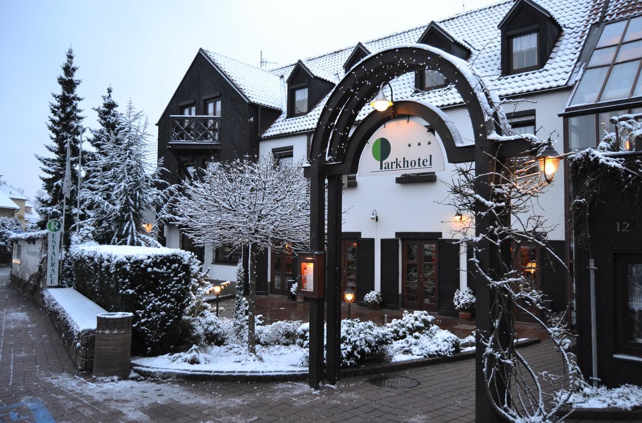 Park Hotel Prŭhonice Exterior foto